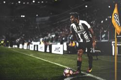 比赛局势复杂引爆全场！浓眉哥意外战胜加拿大队引发球迷热议