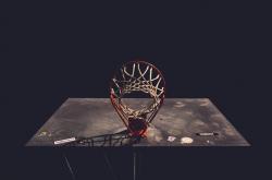  周琦复出战被驱逐 